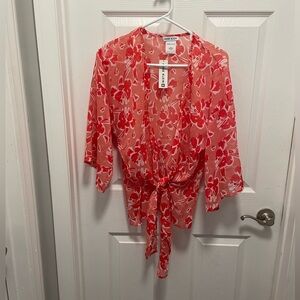 NWT-Anne Klein Coral and Red Floral Tie-Front Topper